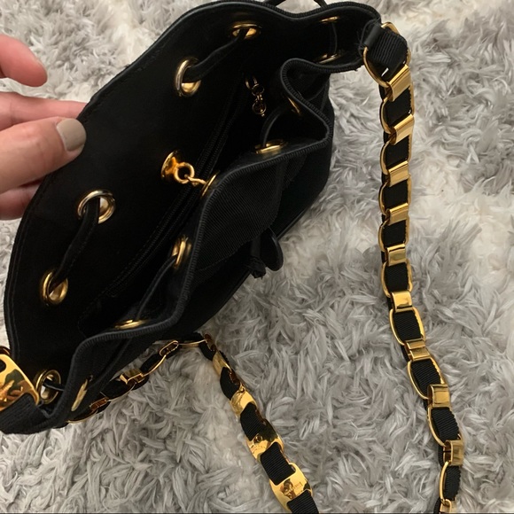 Salvatore Ferragamo drawstring bucket bag - Picture 5 of 15
